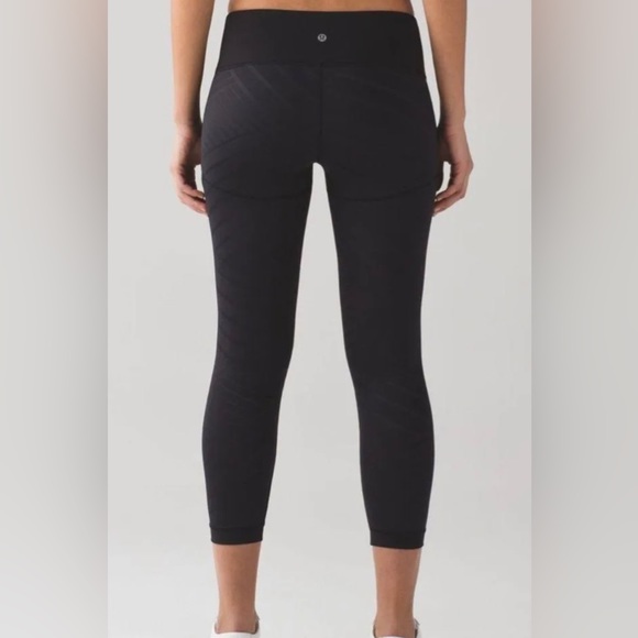 lululemon athletica Pants - Lululemon Hot Like Agni Crop NWOT